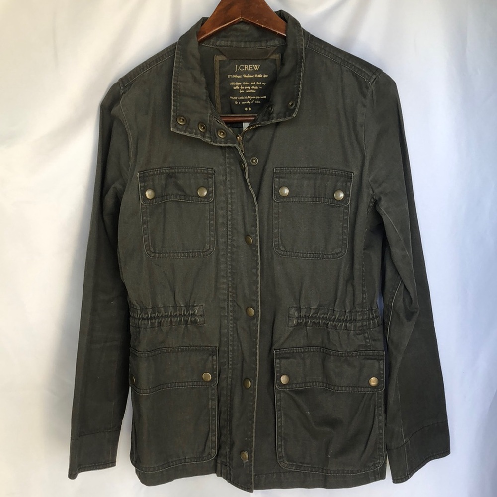 J. CREW olive green Relaxed Boyfriend Field Jacket. Open collar. Size S.